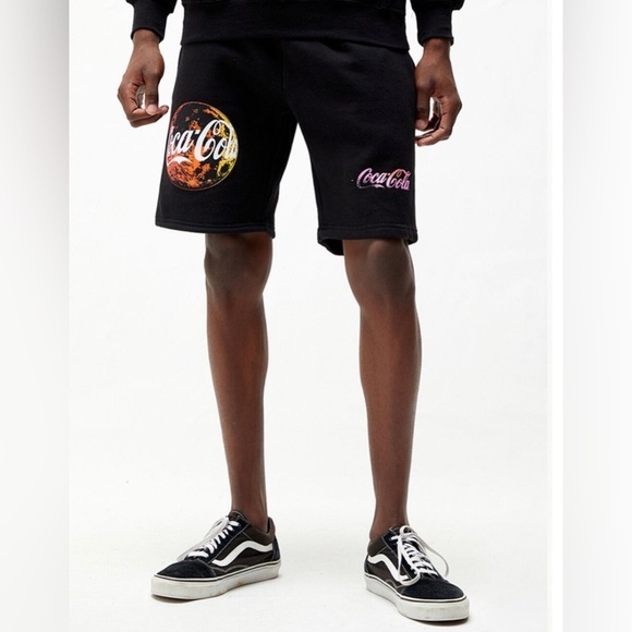 NWT! Coca Cola By PacSun New World Sweat Shorts - Size Large - Picture 2 of 7